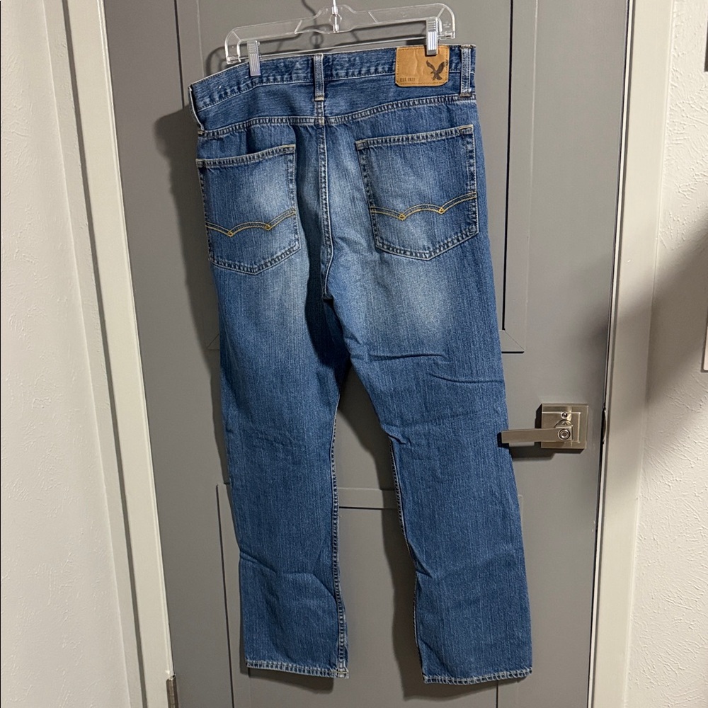 American Eagle Outfitters Men's Classic Blue Jeans